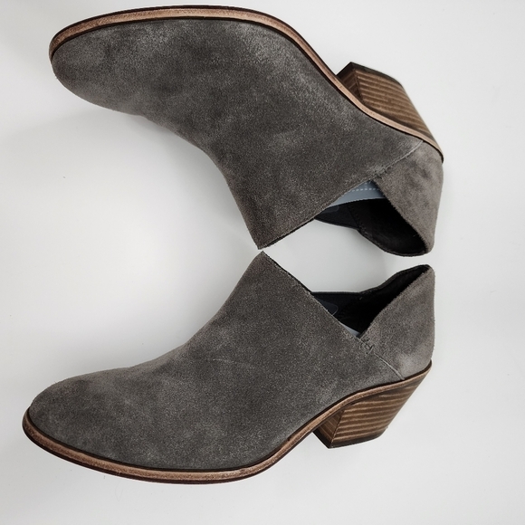 Vince Camuto Deadra Ankle Booties Gray Suede Stacked Block Heels Size 7.5 - Picture 6 of 11